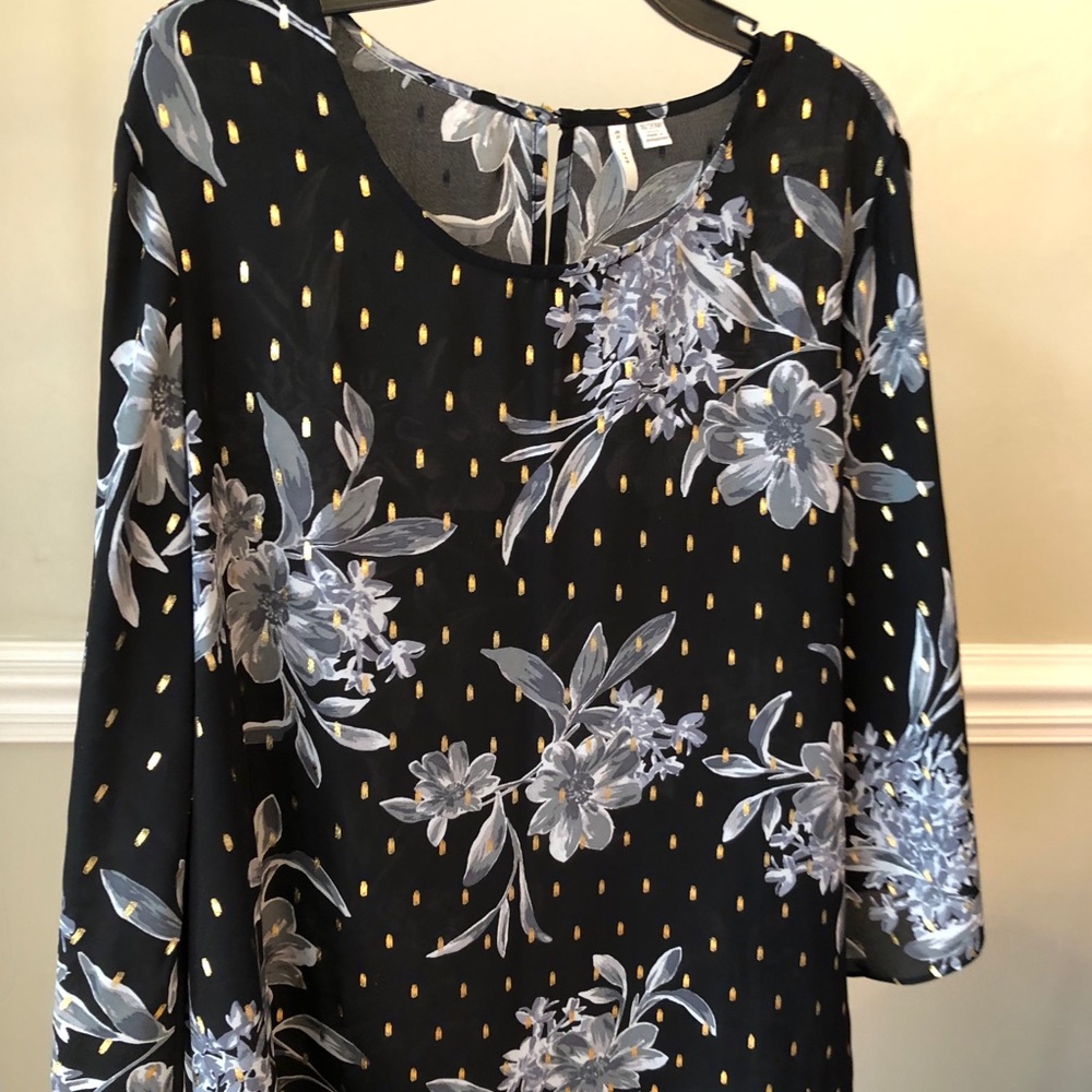 Gorgeous Black and Grey Cato Top